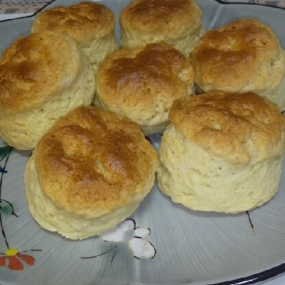 焼きはじめは真っ直ぐ腹割れしていたのですが、時間が経つと斜めになってしまいました(>_<)難しいと思っていた腹割れスコーンが作れそうです。ごちそうさまでした。